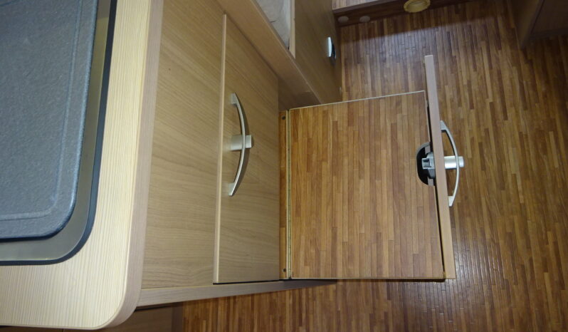 BURSTNER IXEO 666 pieno