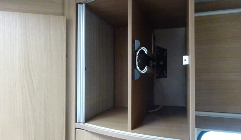 BURSTNER IXEO 666 pieno
