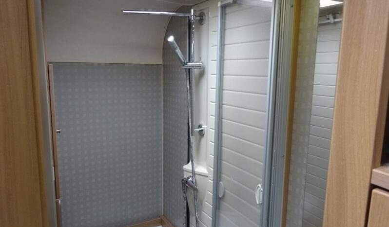 BURSTNER IXEO 666 pieno