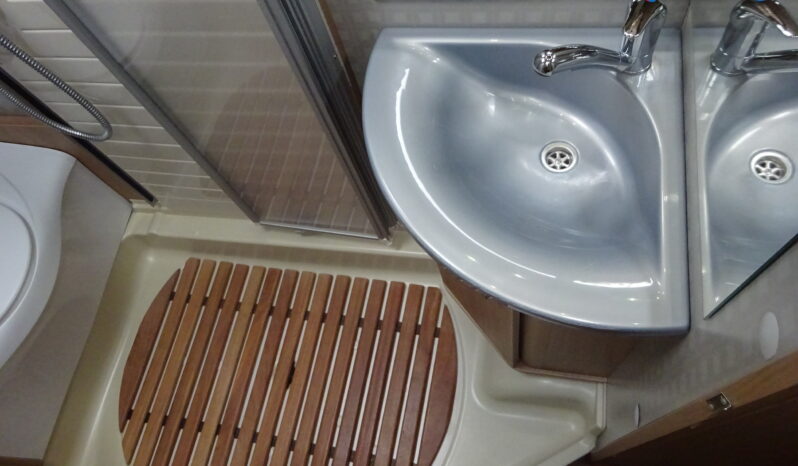 BURSTNER IXEO 666 pieno