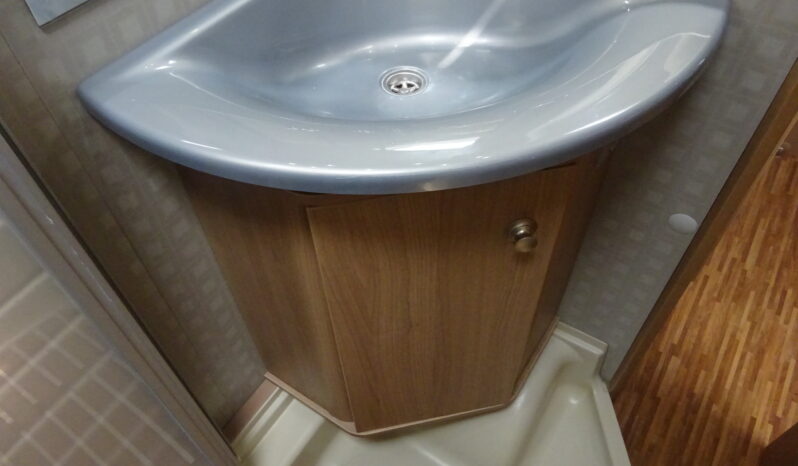 BURSTNER IXEO 666 pieno